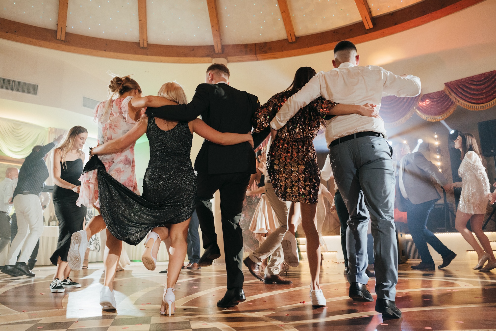Stylowa integracja gości weselnych z DJ-em – wesele z klasą Śląsk i Wrocław